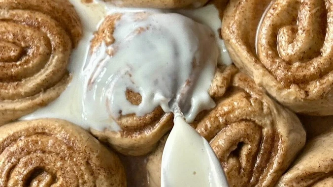Cinnamon rolls med glasyr
